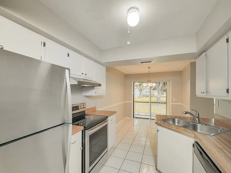 817 SW 9th Ave — Photo 7
