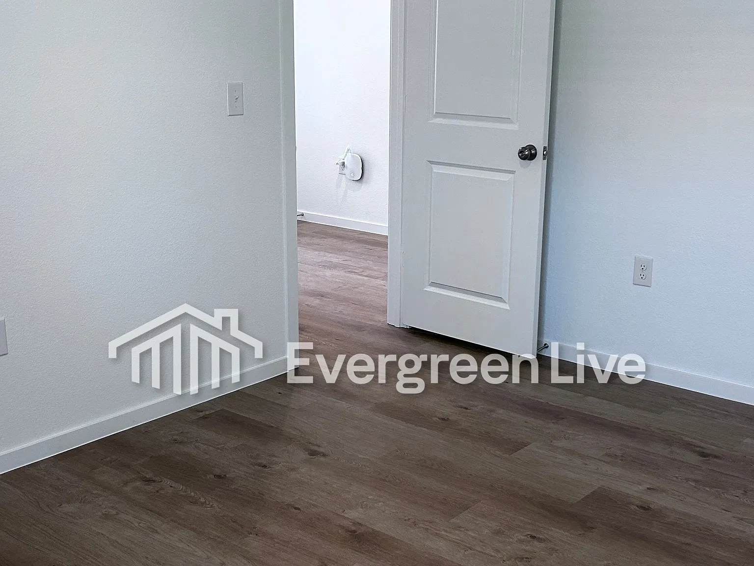 4 bed, 2.0 bath, 1732 sqft, $1,800 — Photo 4