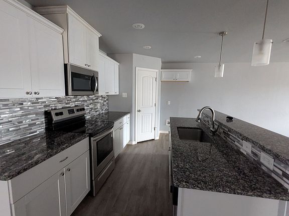 5th image of 1302 N Clinton Ave #B