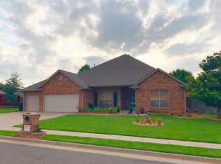 9601 Honeysuckle Rd, Oklahoma City, OK 73159