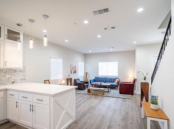 5th image of 6843 Radford Ave #6843