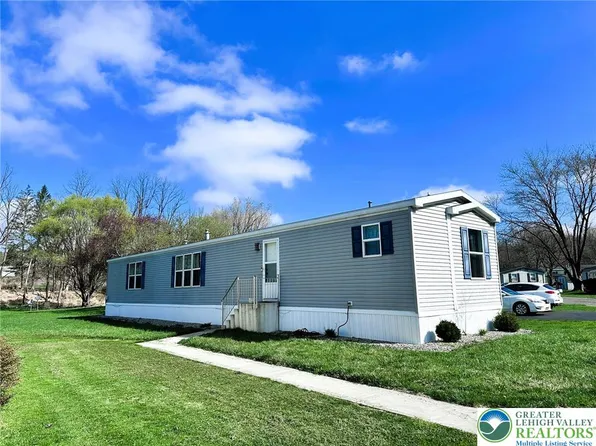 3477 Franklin Sq, Northampton, PA 18067