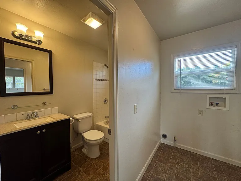 4753 Herron Rd — Photo 6
