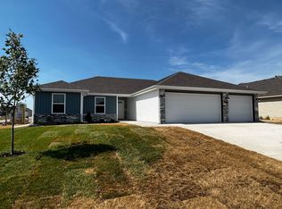 246 Rabbit Run St, Rogersville, MO 65742