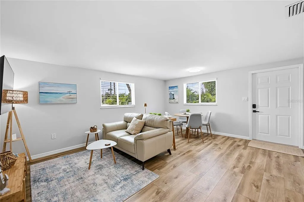 5 bed, 4.0 bath, 600 sqft, $1,800 — Photo 4