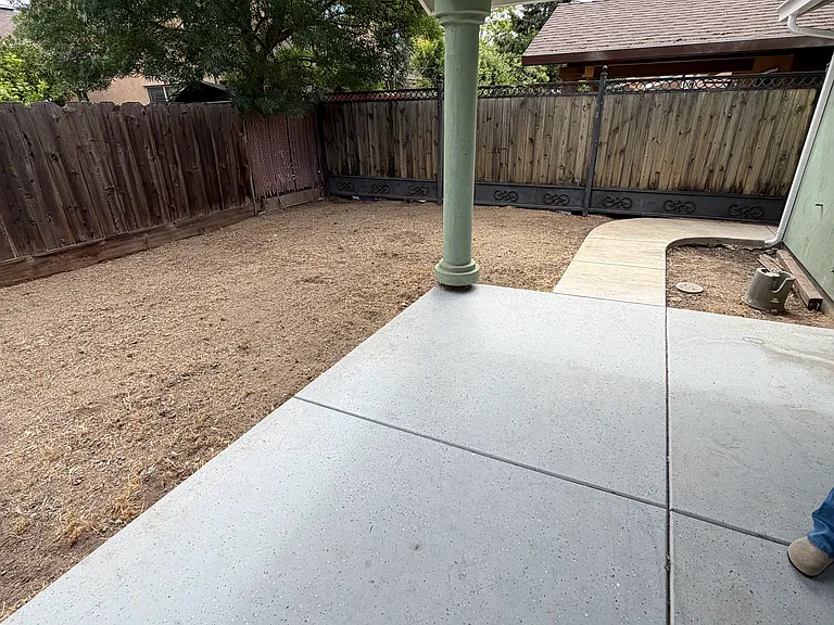 221 S 6th Ave — Photo 8