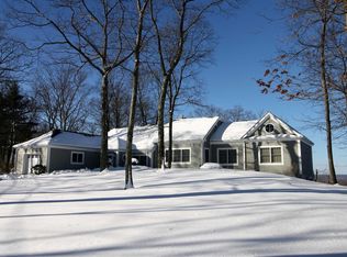 52 Game Farm Rd, Pawling, NY 12564