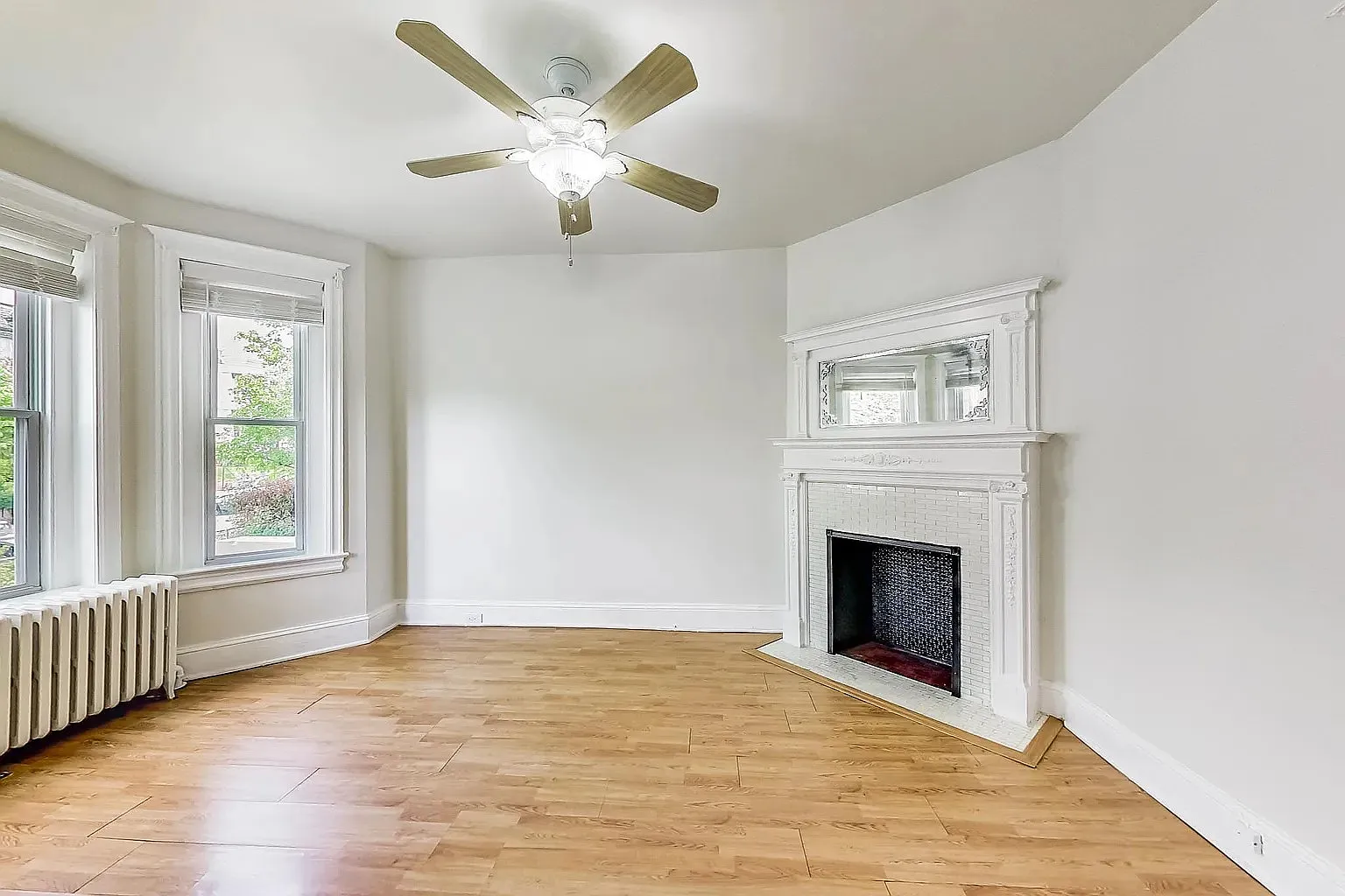 Lovely 3 bed / 1.5 bath Home Available in Washington DC! — Photo 1