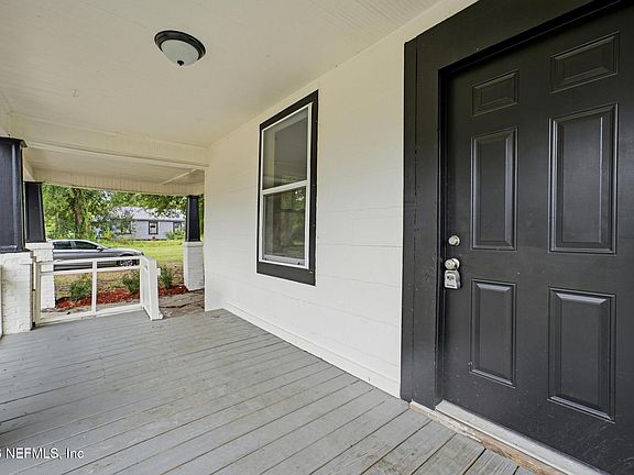 3rd image of 1409 W 5th St