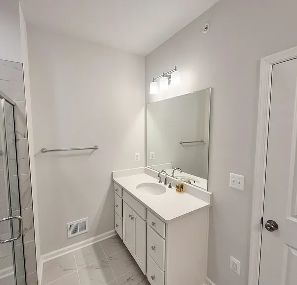 648 Brookwood Glen Ter #B — Photo 34