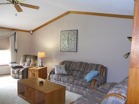 living room new carpet 