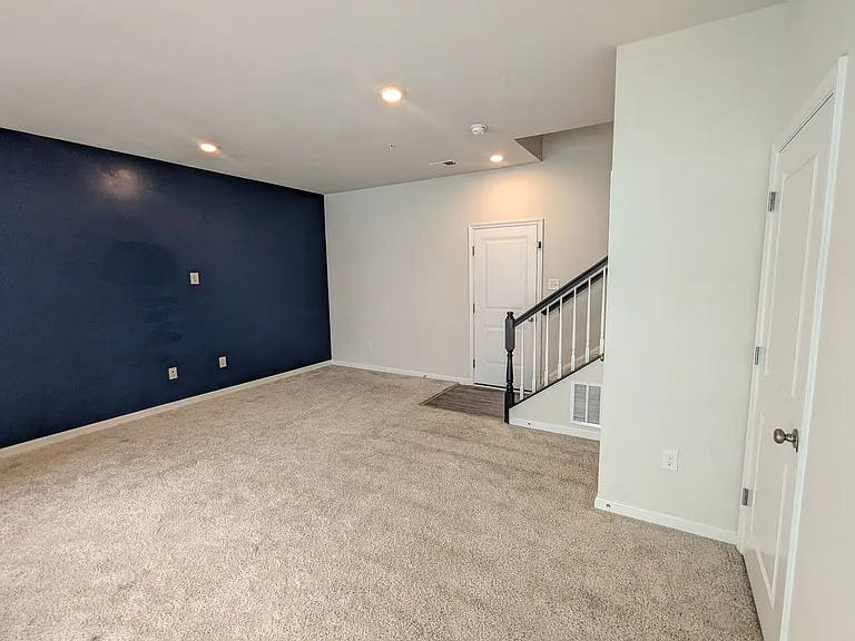 5143 Constitution St — Photo 8