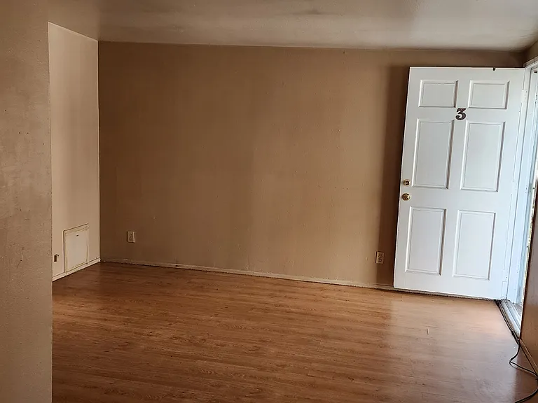 1700 E Hill St #3 — Photo 1