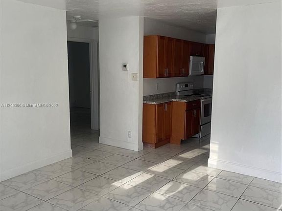 4th image of 308 NE 169th St #308