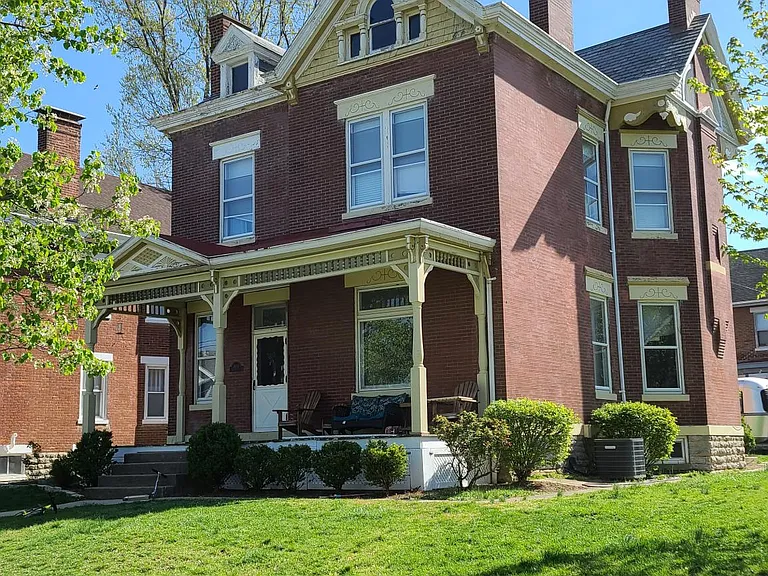 4404 Franklin Ave — Photo 1