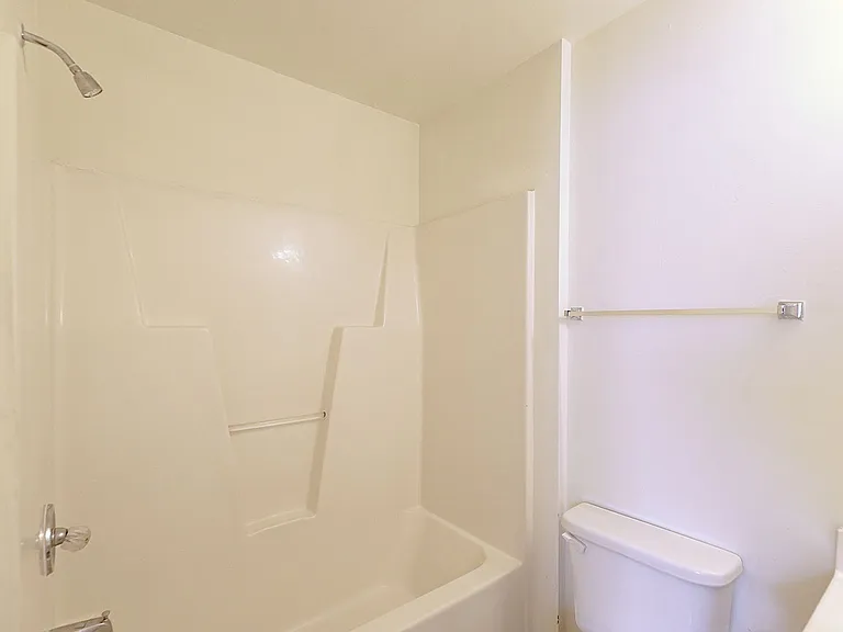 2201 Spring Garden St — Photo 28
