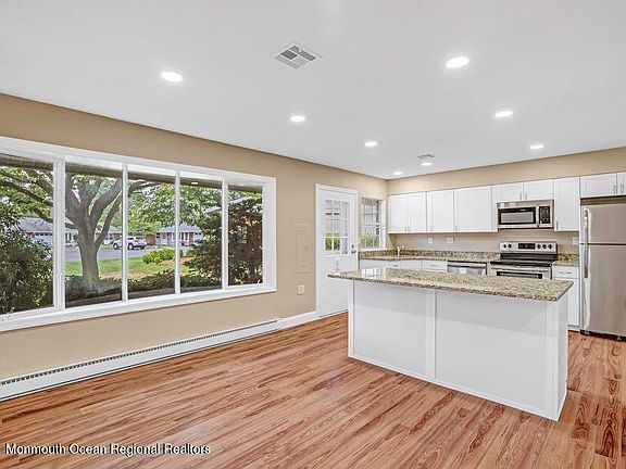 2nd image of 410B Portsmouth Dr #1002