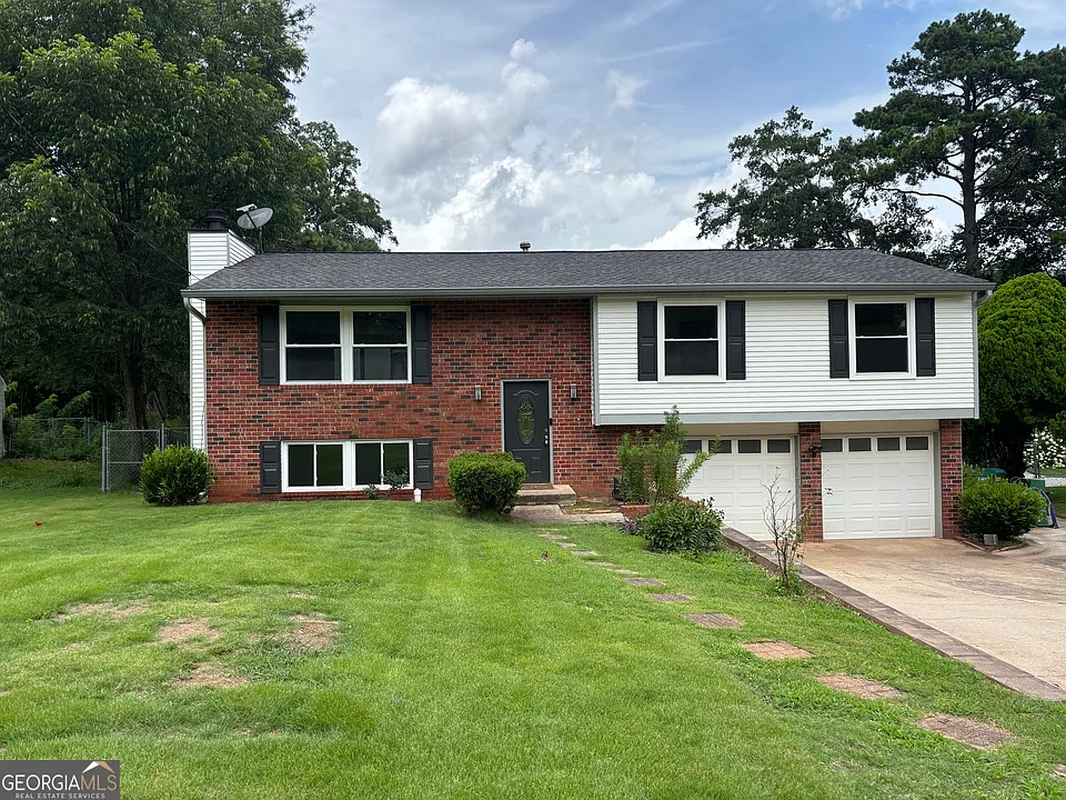 2215 Ranch Trl