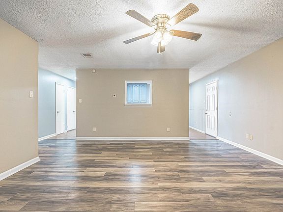 4th image of 3939 Winwood Dr