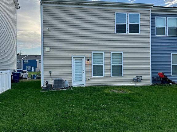 3rd image of 81 Pepperwood Dr
