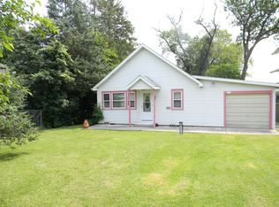 37153 N Stanton Point Rd, Ingleside, IL 60041