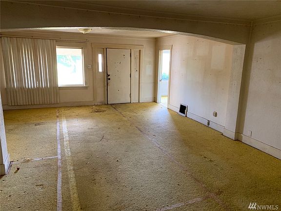 4th image of 4014 Pacific Ave