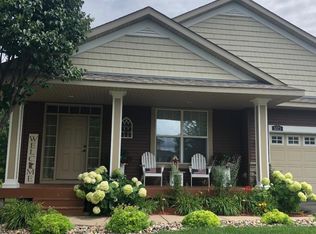 3173 Arden Dr, Woodbury, MN 55129