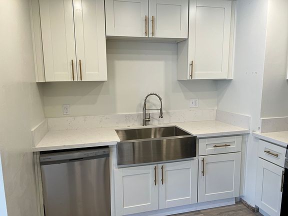 5th image of 3532 Keystone Ave #7