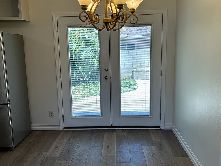 22432 Franklin St — Photo 4