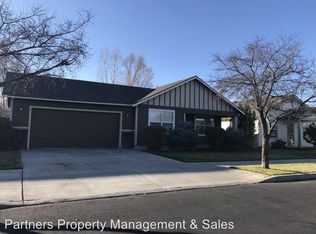 3128 SW Juniper Ave, Redmond, OR 97756