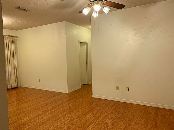 3rd image of 309 Mill Creek Dr