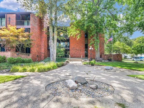 107 N Elm St APT 310, Champaign, IL 61820