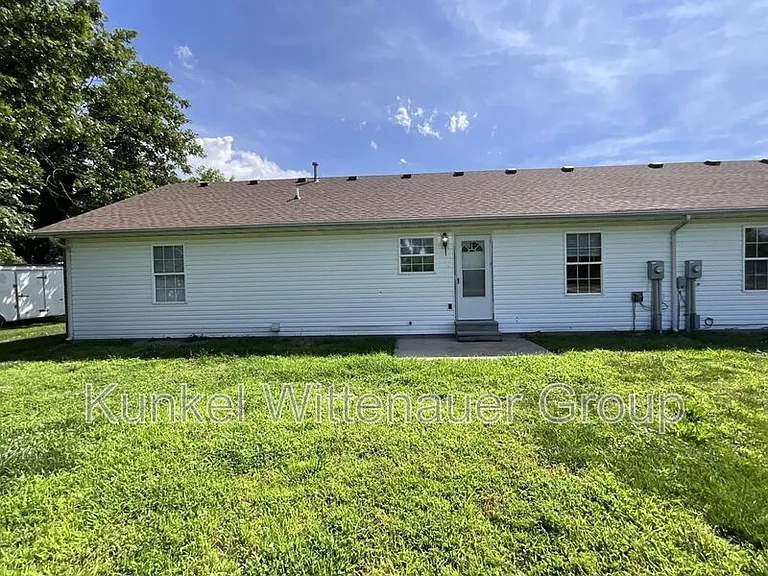 504 Draco Dr — Photo 2