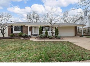 596 Golfwood Dr, Ballwin, MO 63021
