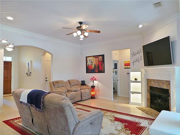 5th image of 2209 Carlisle Ct