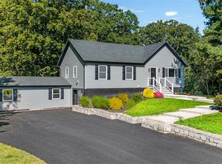 10 Elizabeth Ter, Wappingers Falls, NY 12590