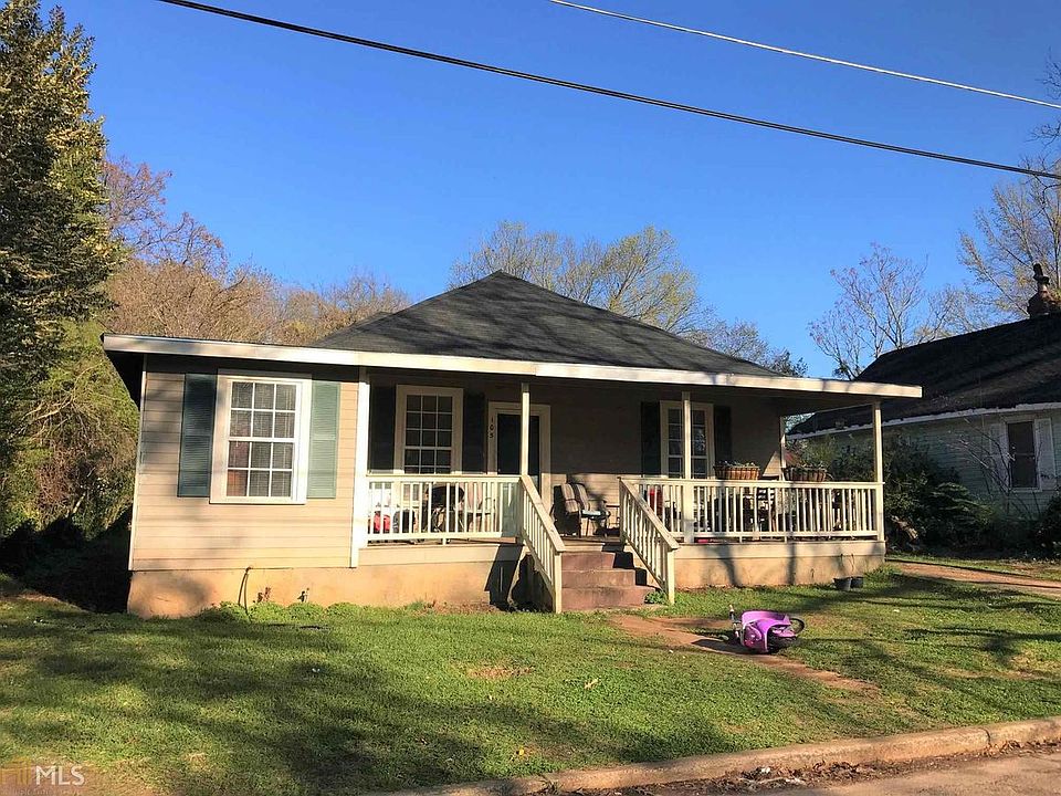 2nd image of 105 Seminary St