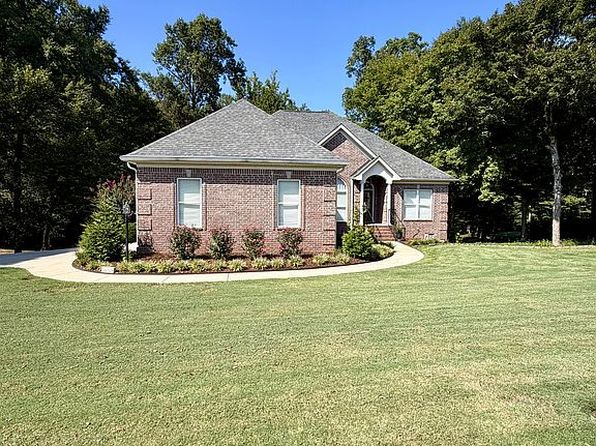 24713 Richmond Dr