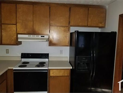 2nd image of 410 Cornwallis Way
