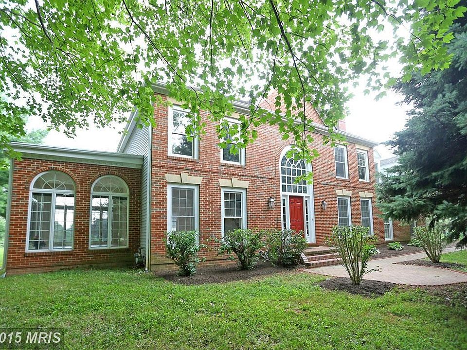 Exterior (Front)