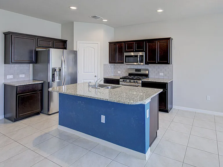 6705 Loretta White Ln — Photo 22