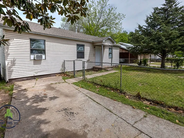 711 W Elder Ave — Photo 19