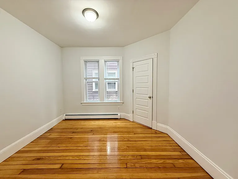 15 Romsey St #3 — Photo 9