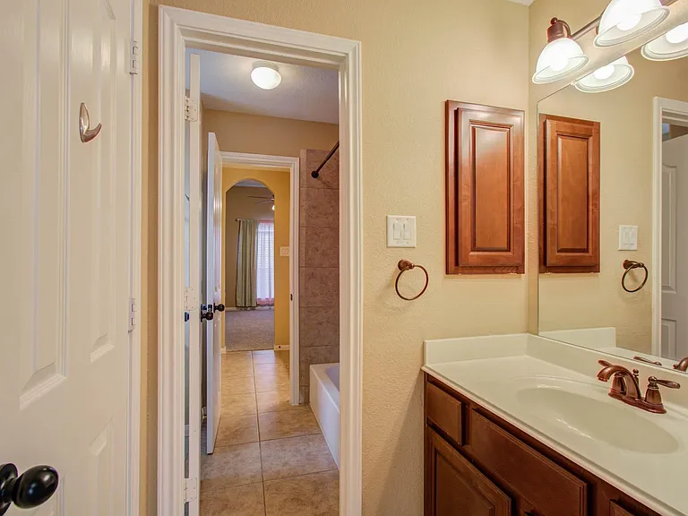 21331 Parham Cir — Photo 39