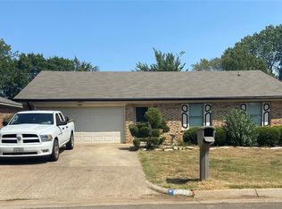 4109 Cypress Springs Dr, Arlington, TX 76001