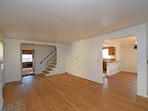 3rd image of 7288 Eastlawn Dr