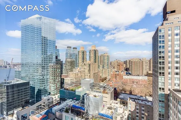 Sold by Compass | media 1