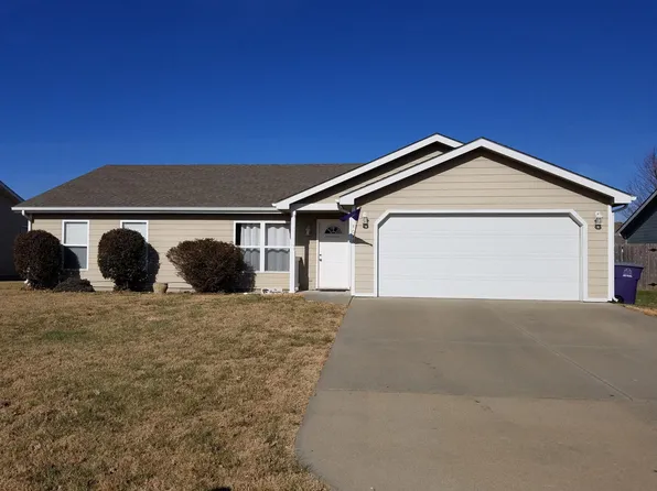 404 Walters Dr, Manhattan, KS 66502