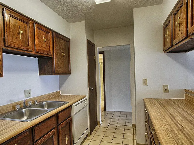 Indian Lookout Apartments — Photo 37