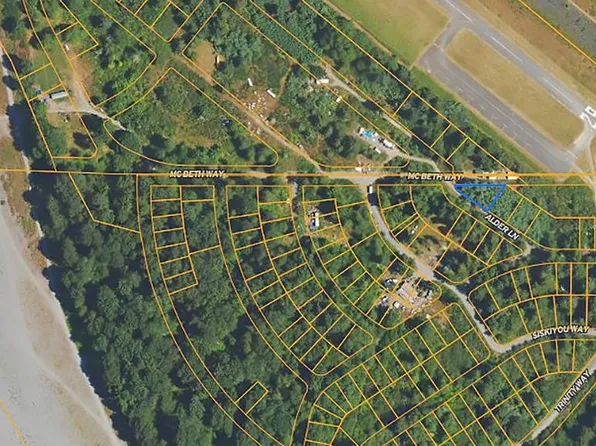 58 McBeth Way, Klamath, CA 95548